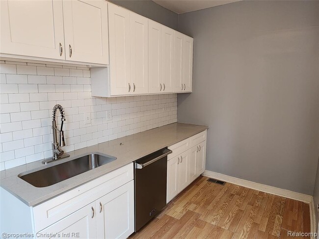 4207 4th St Unit 3