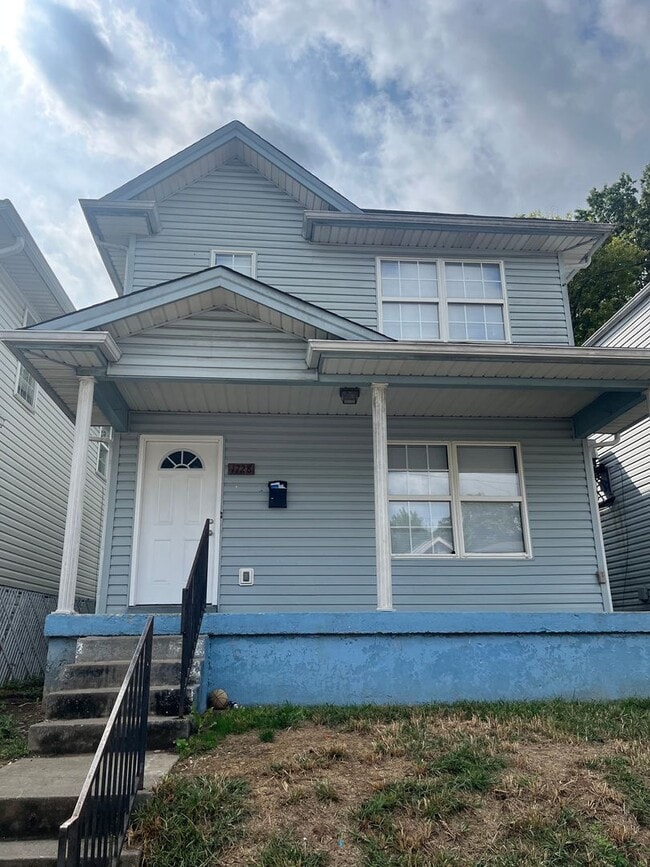 Building Photo - Beautifully renovated 3 bedroom house!