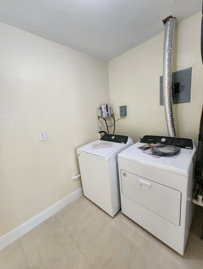 Photo - 5311 NE 10th Ave