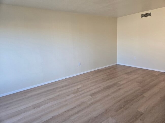 Photo - 98th13608 Unit 98th13608