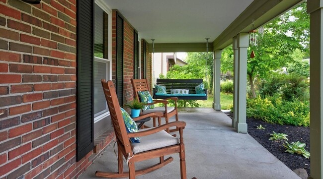 Photo - 303 Greenglade Ave