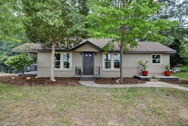Photo - 1813 Old Easley Bridge Rd House