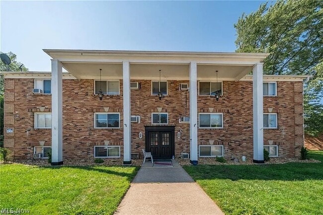 Building Photo - 660 S Shore Ct