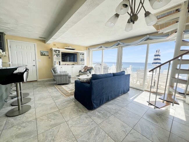 Photo - WINTER RENTAL Beach-front condo September ... Unit #5