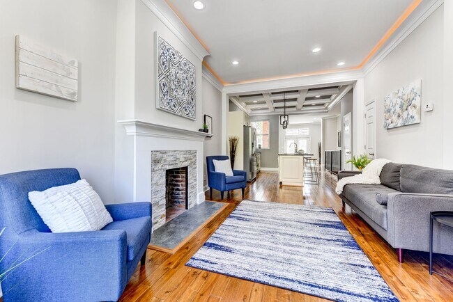 Photo - 3 Bed 2.5 Bath - Bloomingdale Condo - 1 Assigned Parking Space Unidad #1