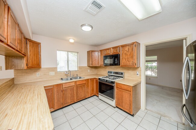 Building Photo - 13211 Rosstown Dr