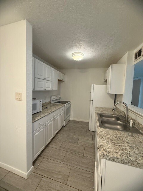 Photo - 16120 Stuebner Airline Rd