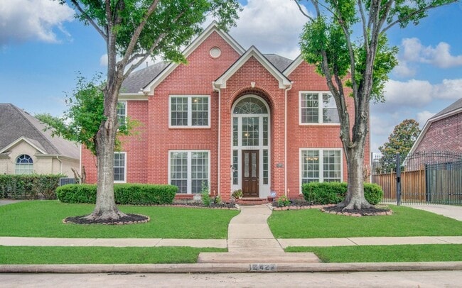 Building Photo - 12427 Shadycrest Dr