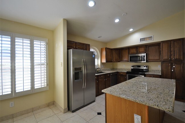 Photo - 1108 E Betsy Ln