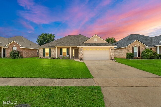 Building Photo - Check Out this 4 bed 2 bath Rental