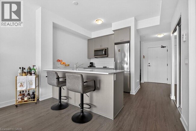 Photo - 600 N Service Rd Unit 302