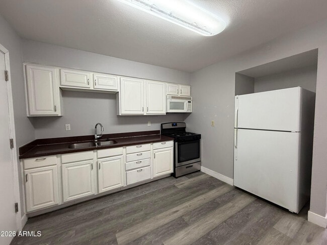 Photo - 1833 E Harvard St Unit Apt 3