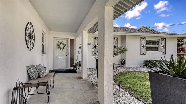 Photo - 6717 Roxbury Dr