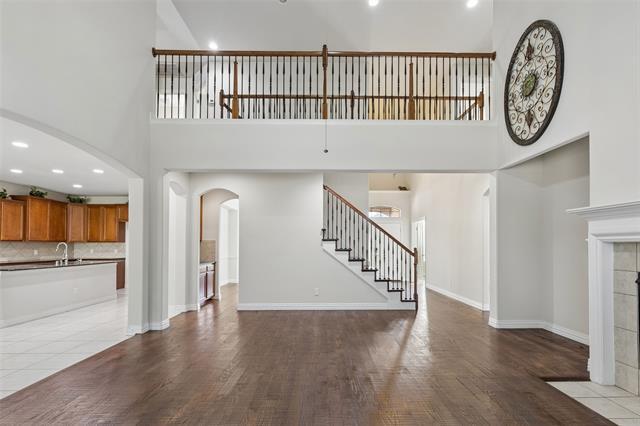 6165 Larkspur Ln