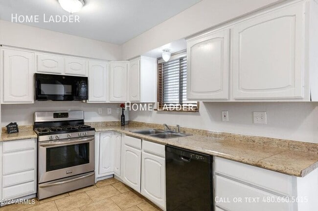 Photo - 416 W 12th St