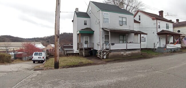 Photo - 230 6th St Unit Apartment 1