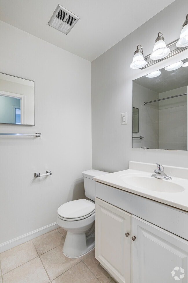 2BR, 1.5BA - 873SF