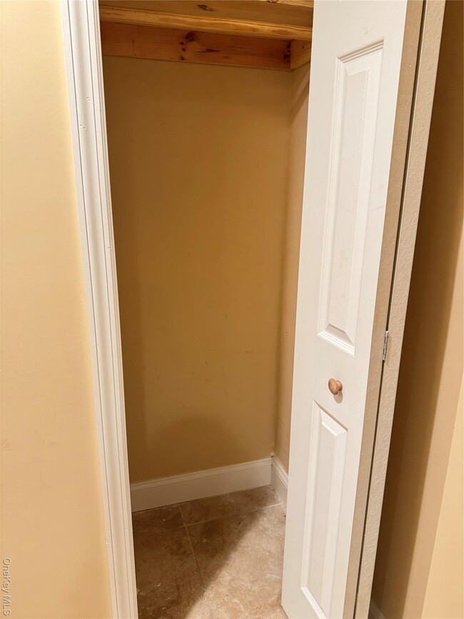 Photo - 1019 E 230th St Unit gd floor