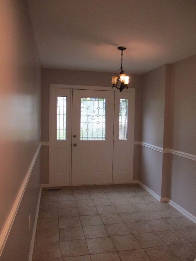Photo - Renovated Quad In Forest Ridge Area w/4 Be...
