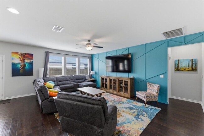 Photo - 2009 Los Olivios Wy