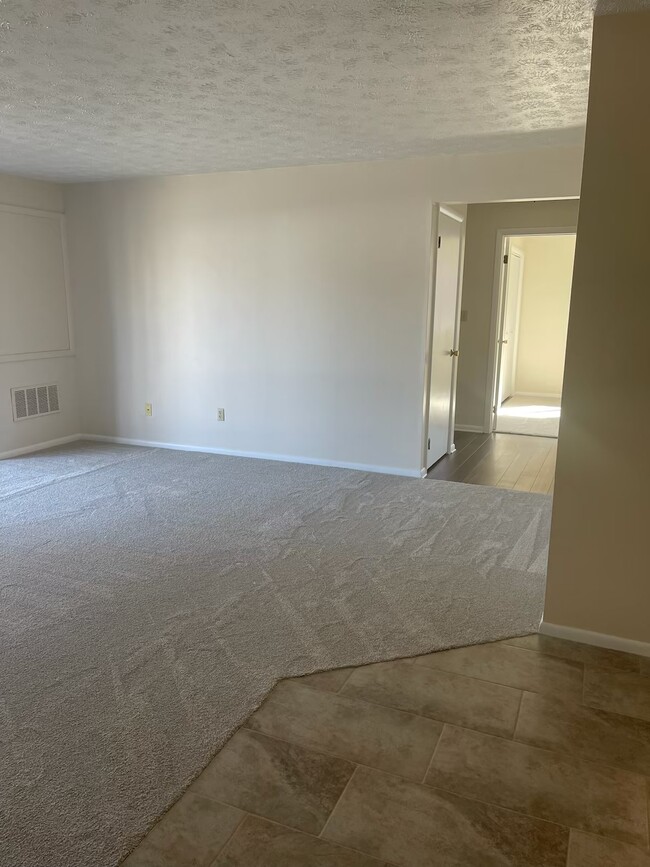 2 bdr living room - Lafayette Apartments