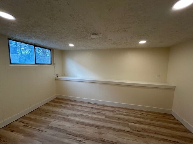 421 S 300 W Unidad 423- Basement