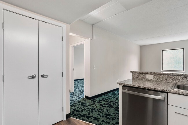 Kitchen - Residences at Rumsey Place