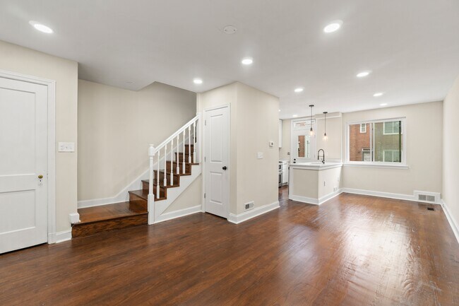Photo - 3005 Fulton St