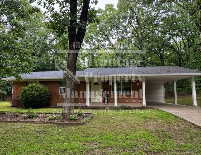 Building Photo - 10 Towering Oaks Dr