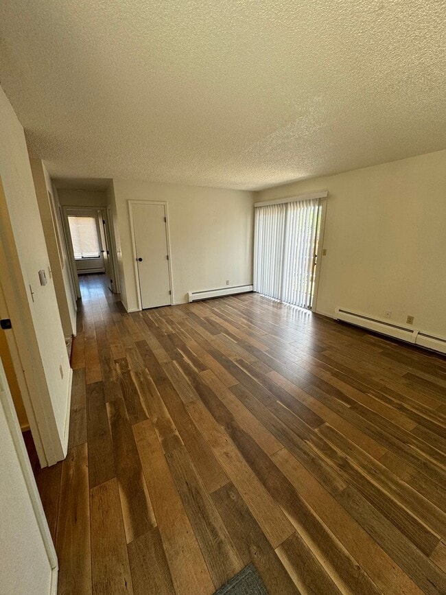 Building Photo - 4610 Picturesque Ct Unit 2