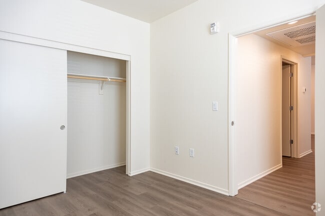 2BA, 1BA - 714SF