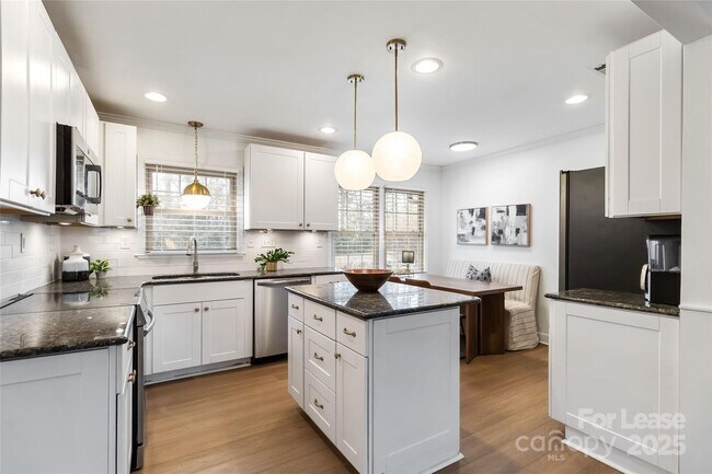 Photo - 405 Hillcrest Dr