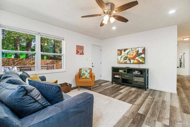 Photo - 100 Mango St