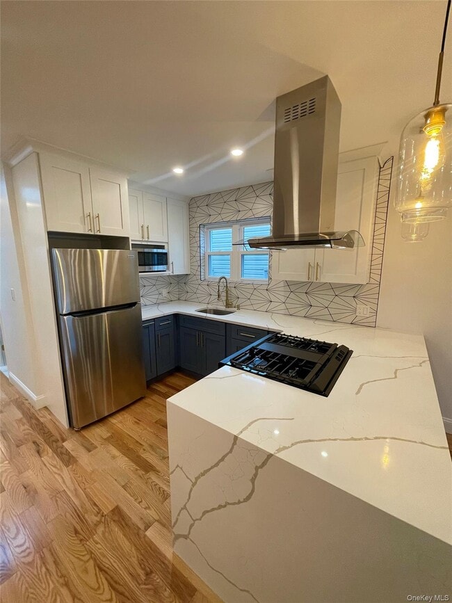 Building Photo - 1045 Revere Ave Unit 2