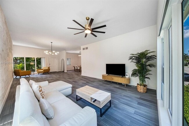 Building Photo - 9400 E Bay Harbor Dr Unit 8