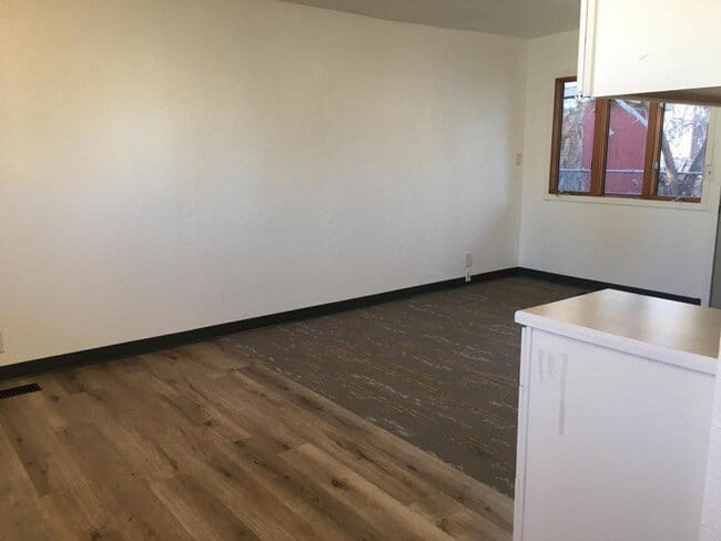 Photo - 2013 North Ave W