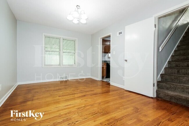 Photo - 1236 W 24TH St S