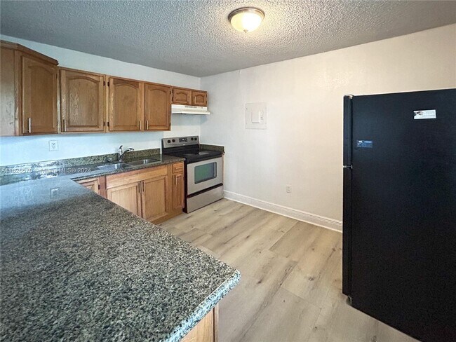 Photo - 580 NE 127th St Unit 24