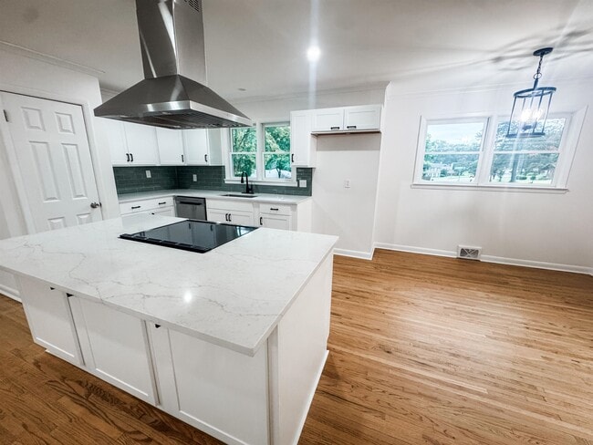 Photo - 5504 Normandy Rd