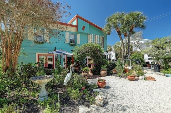 Photo - 114 5th St