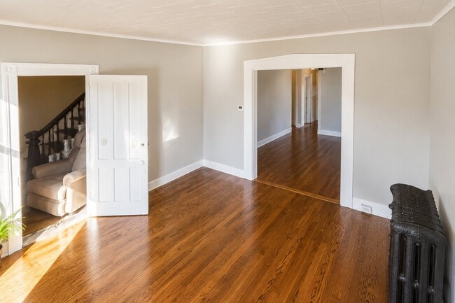 Photo - 422 4th Ave
