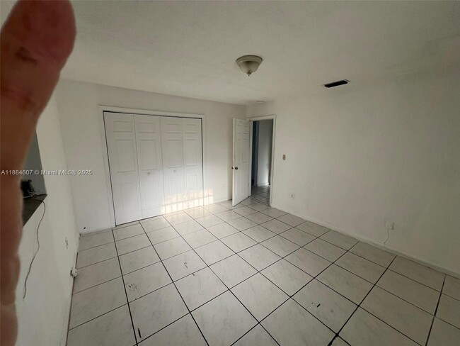 Photo - 887 W 29th St Unit 1