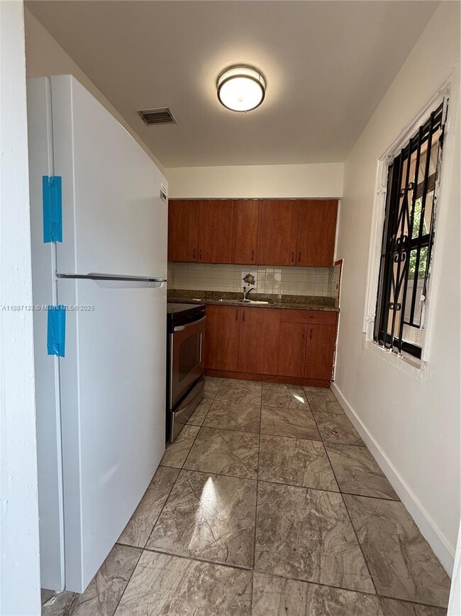 Photo - 1200 NE 128th St
