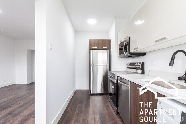 Building Photo - 1553 W Hollywood Ave Unit 401 Rental