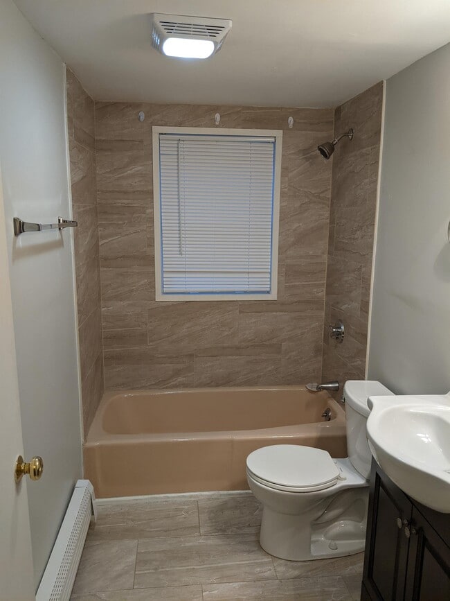 Photo - 64 Center St