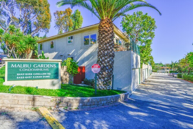 driveway into complex - 6456 Cavalleri Rd Unit Malibu Gardens townhome