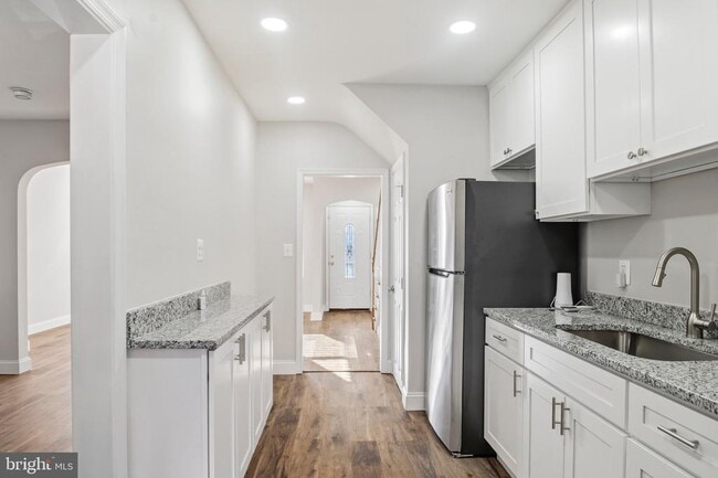 Photo - 3426 Parklawn Ave