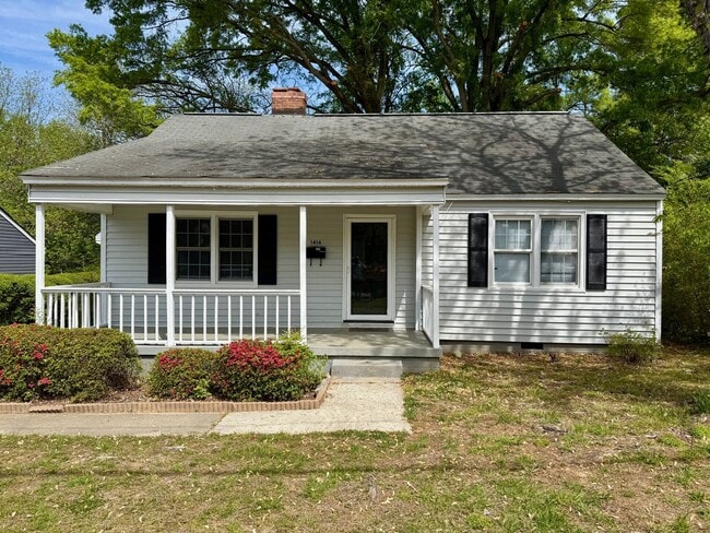 Building Photo - 2 Bedroom Home in Burlington with Hard Surface Flooring & Covered Porch