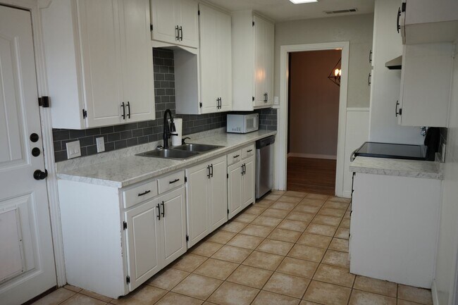 Photo - 3813 33rd St