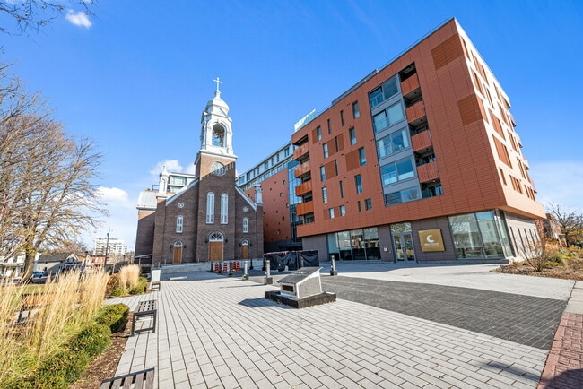 Building Photo - 135 Barrette St Unit 203